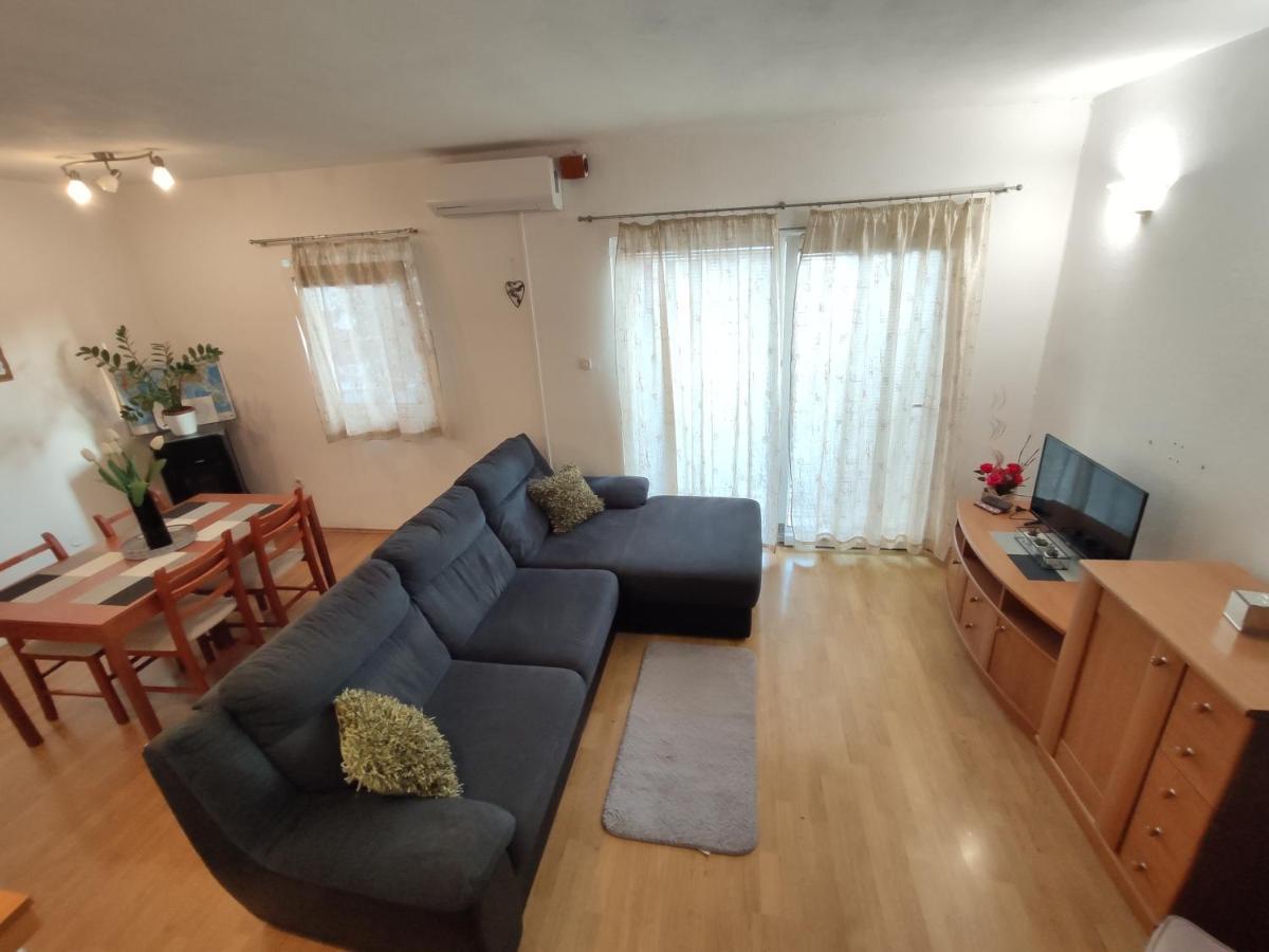 Apartments Jadranka Макарска Экстерьер фото